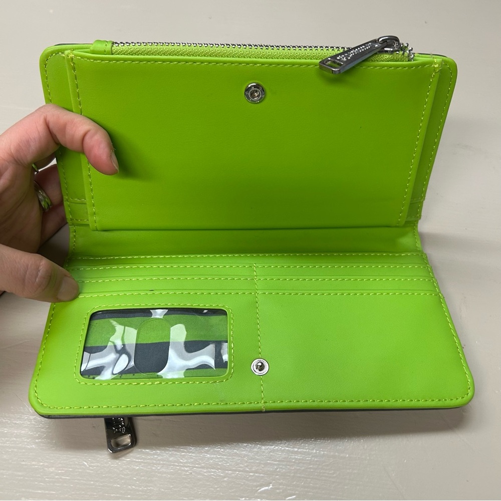 Loungefly‎ x Beetlejuice Group Chibi print wallet - Picture 3 of 4